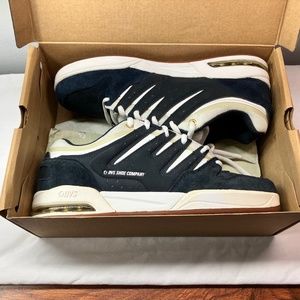 DVS Men's Tycho Navy White Gum Suede Skate Shoes Size 8 DVF0000239